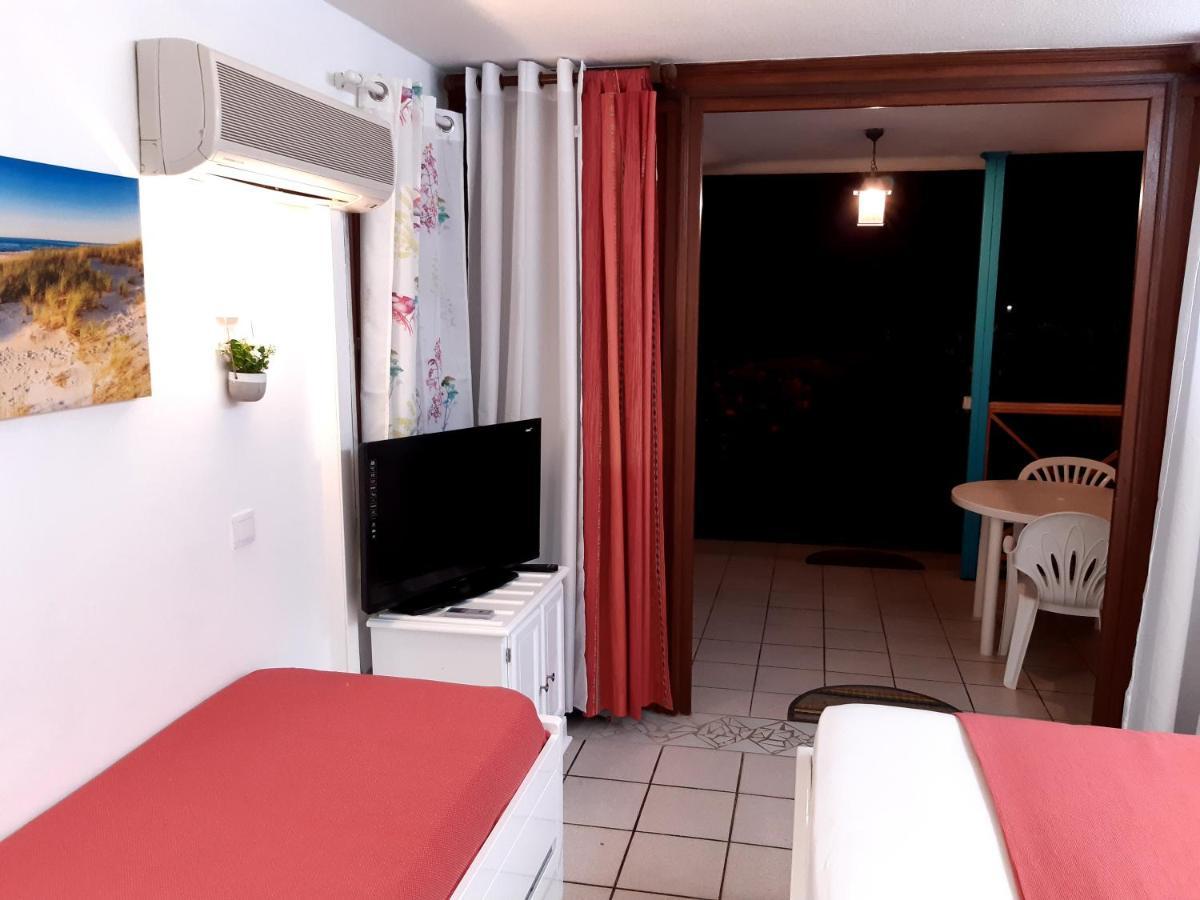 Studio Climatise - Piscine-Plage - 1 A 2 Personnes Apartment Sainte-Anne Luaran gambar